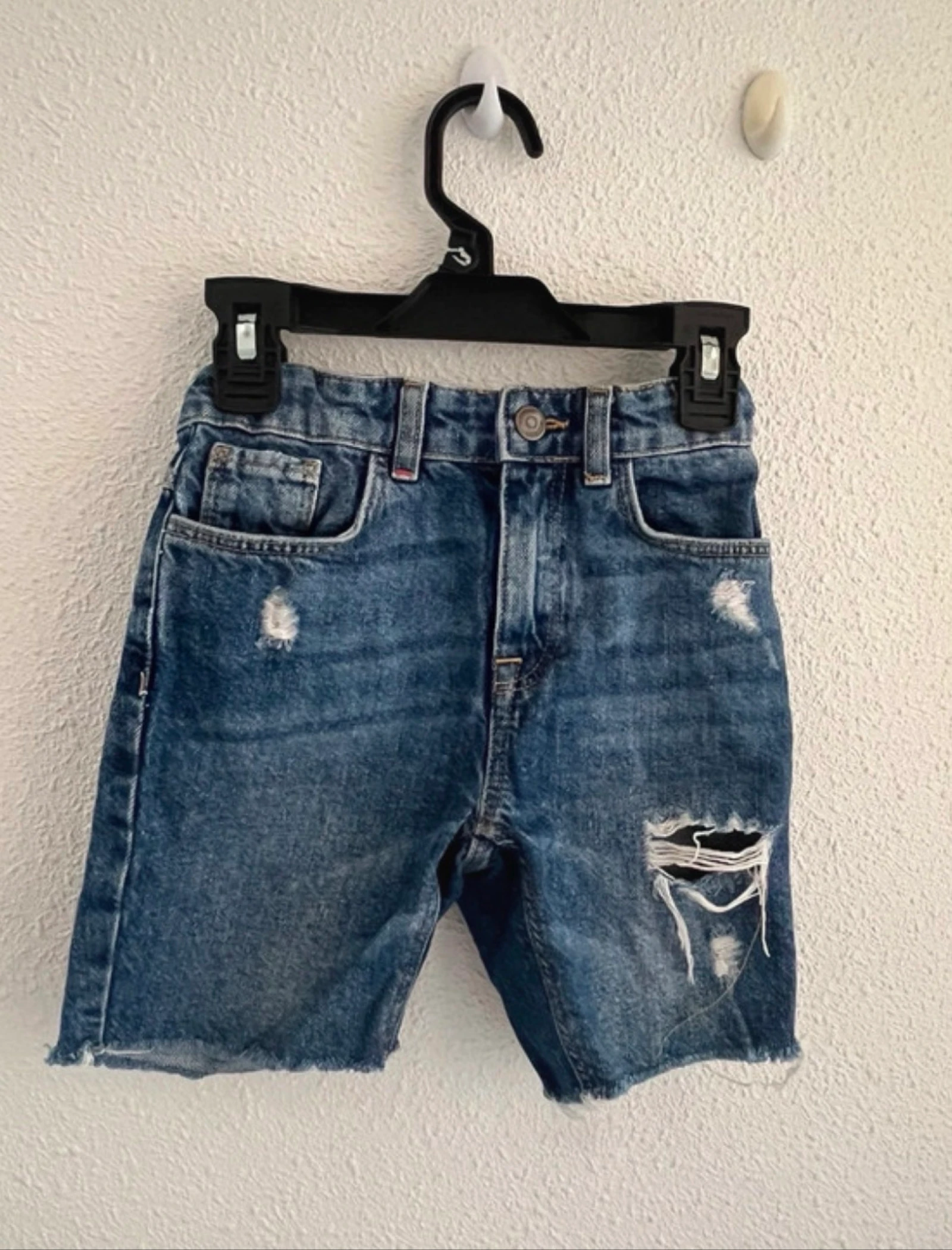 Short en jean style troué taille 7 ans 